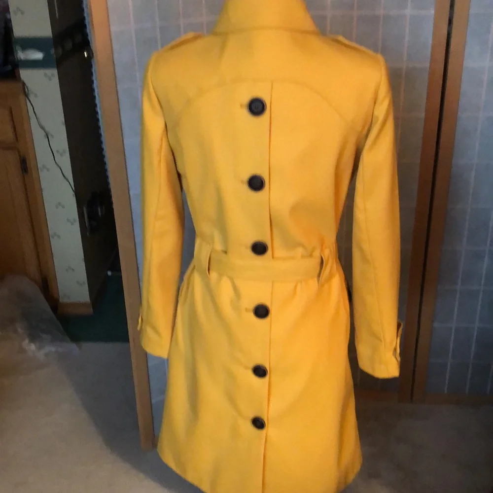 Spring coat - Picture 2 of 2